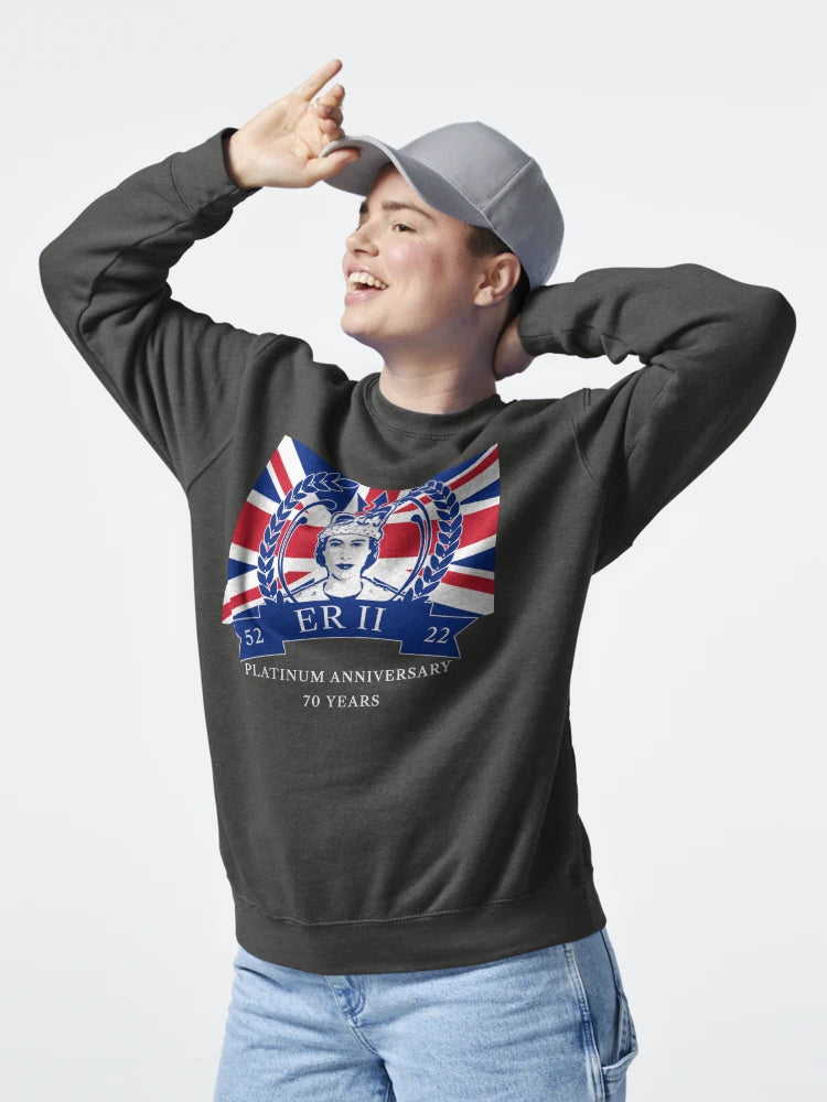 Queen Elizabeth II PLATINUM Jubilee 70 Years with Union Jack Classic T-Shirt