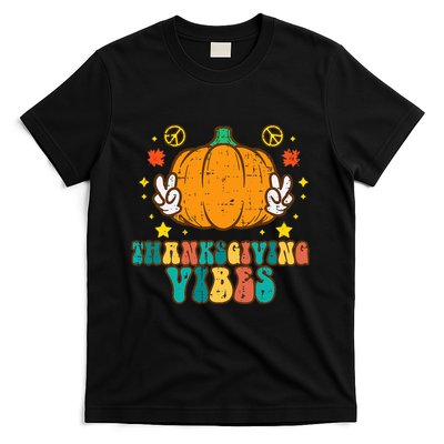 Festive Pumpkin Harvest Vibes Retro Thanksgiving Design T-Shirt