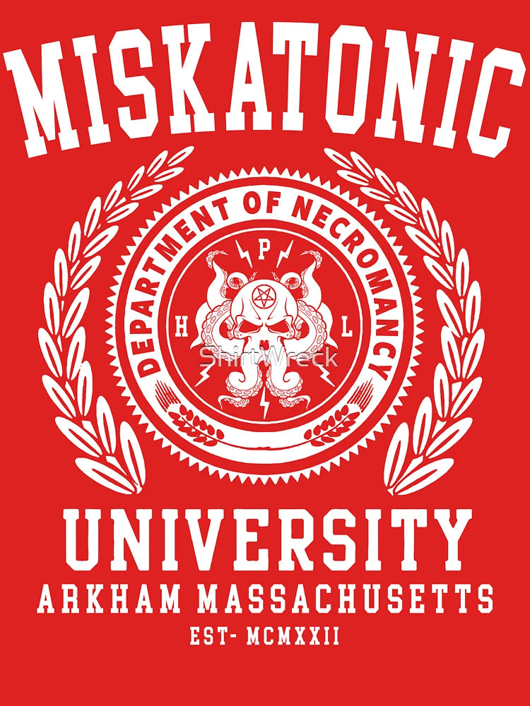 CTHULU AND LOVECRAFT - MISKATONIC UNIVERSITY Classic T-Shirt