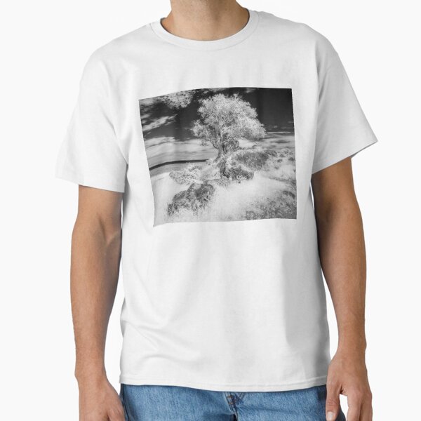Turtle Back Hill Tree Infrared Classic T-Shirt