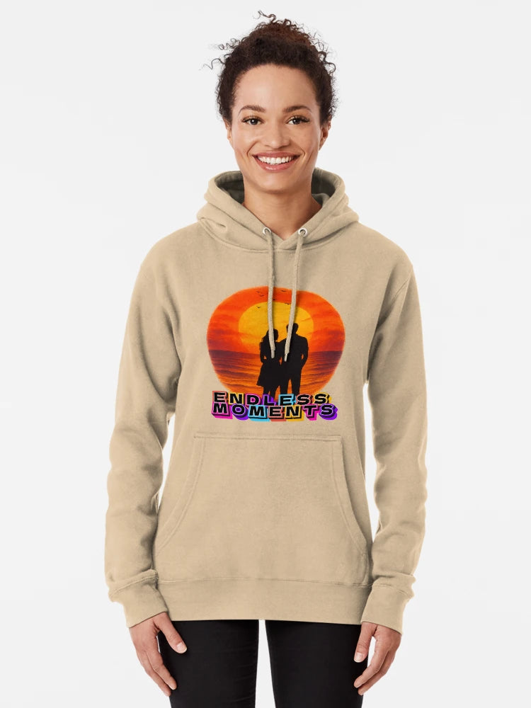 Romantic Sunset Couple Silhouette – Beach Love Art for Summer T-Shirts Classic T-Shirt